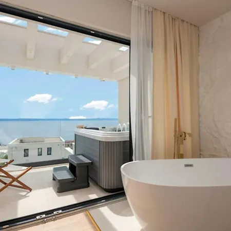 Beatiful Rosemary - West In Villa