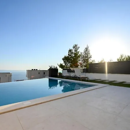Beatiful Rosemary - West In Villa *