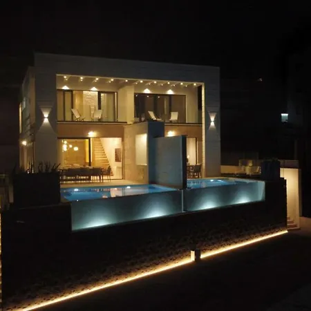 Beatiful Rosemary - West In Villa